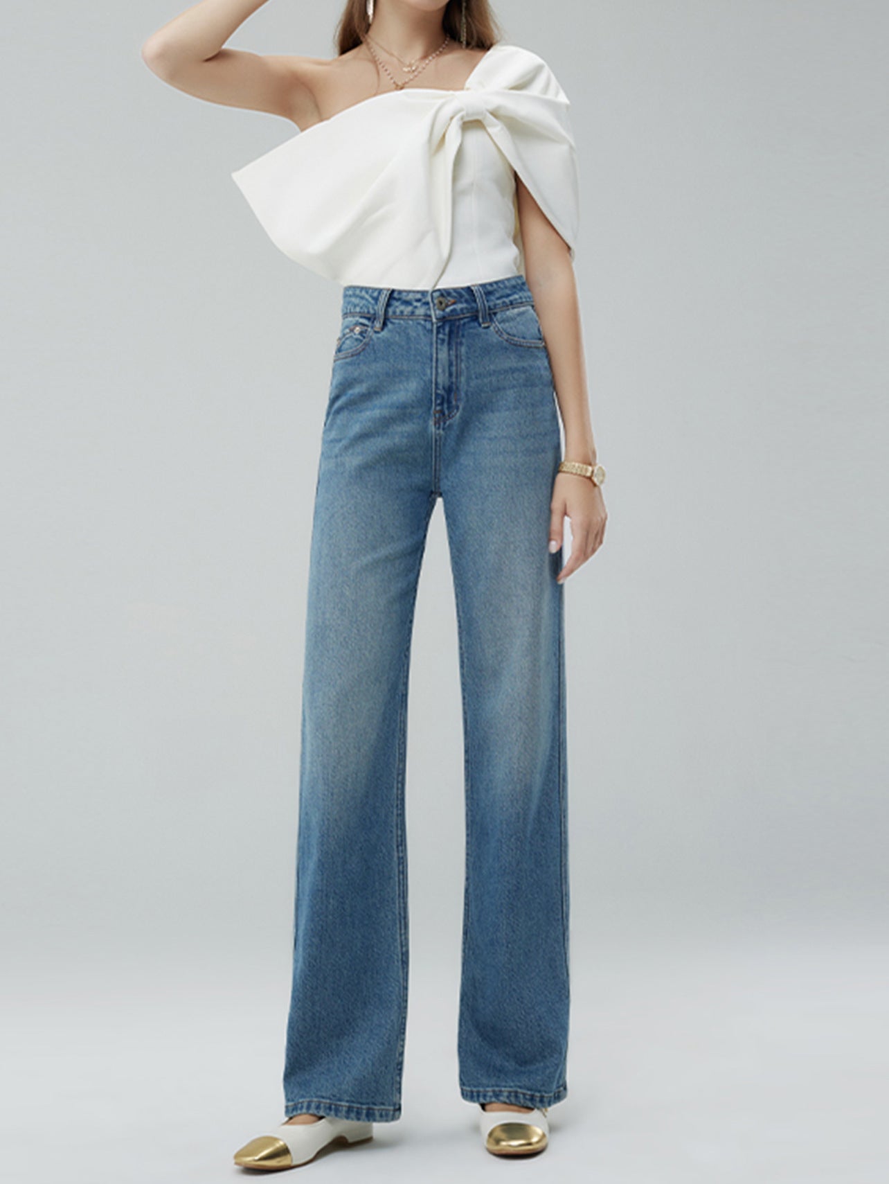 Relaxed Wide Leg Jeans